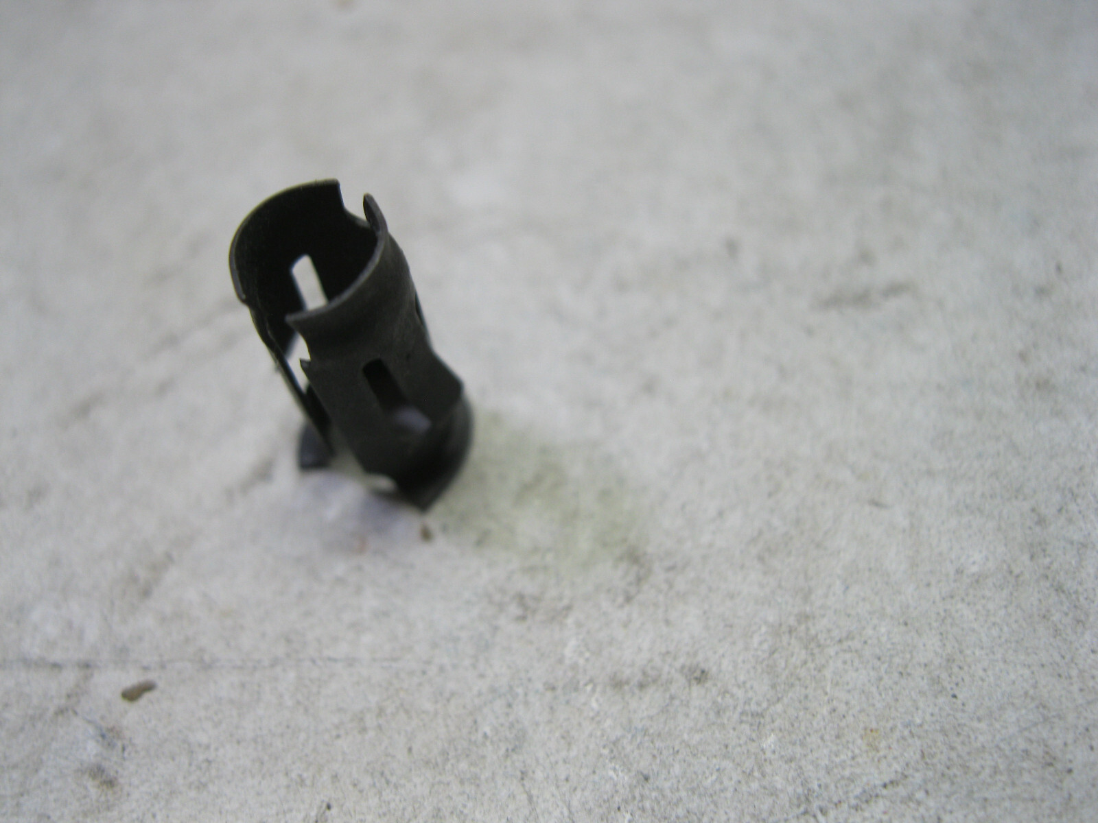 Genuine OEM GM 12337864 End Gate Latch Rod Retainer for sale 