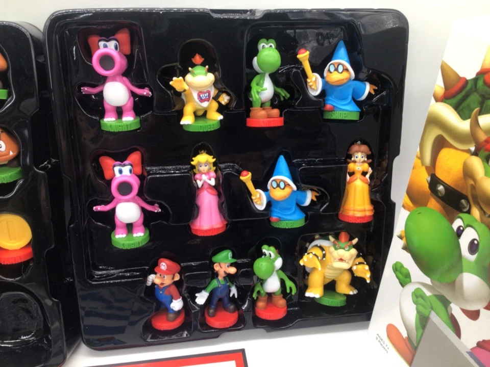 NINTENDO COLLECTORS EDITION SUPER MARIO CHESS SET 2010 COMPLETE - Image 4 of 4