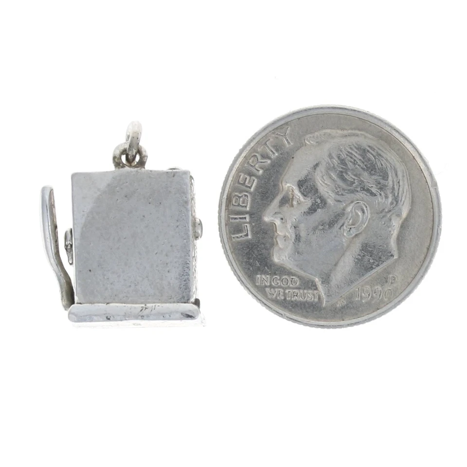 Dije de máquina tragamonedas de casino esmaltado en plata esterlina - 925 movimientos de juego Foto 3 de 4