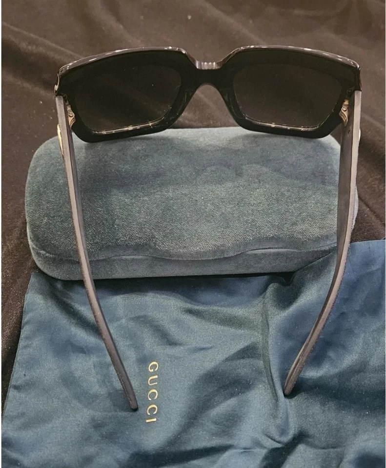 Gucci Square Oversized Sunglasses with Glittery handle, Black/Gray Lens 100% UV - Image 4 of 4