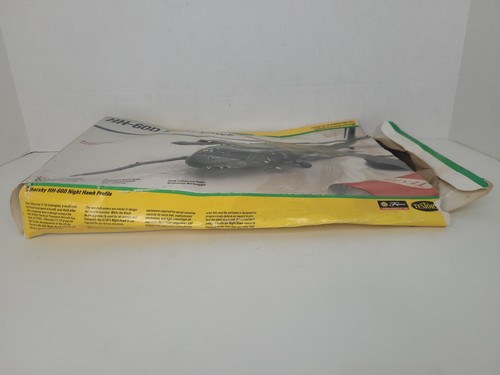 Fujimi Sikorsky HH-60D Night Hawk modello 368 scala 1/72 scatola aperta parzialmente assemblata - Foto 2 di 17
