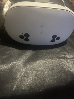Meta Quest 3s Standalone Headset NO CONTROLLERS