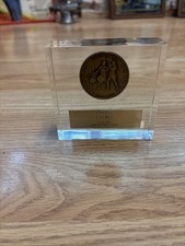 Bicentennial Commeritive Spirit of 76 Coin /Medal Paper Weight