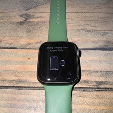 Apple Watch Series 7 45mm Green Aluminum Case Clover Sport Band