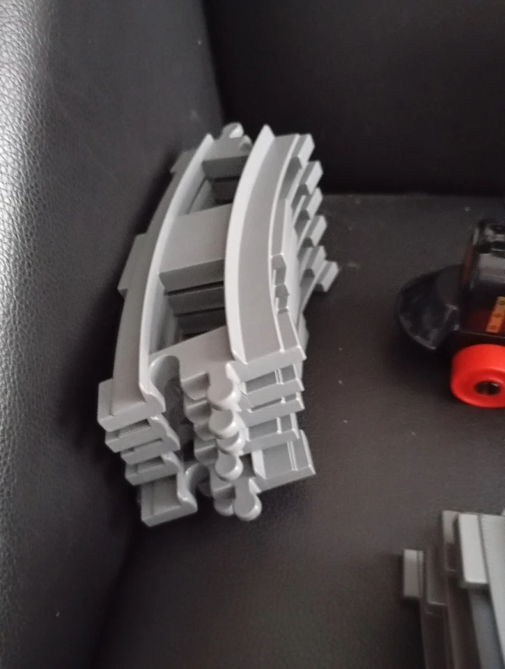 LEGO Duplo un train dont 1 loco 1 wagon 5 rails droits 20  courbes en vrac LEGO - Photo 3/4