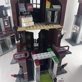 Lego Batman Movie Arkham Asylum Structure Mint Collector Owned 70912