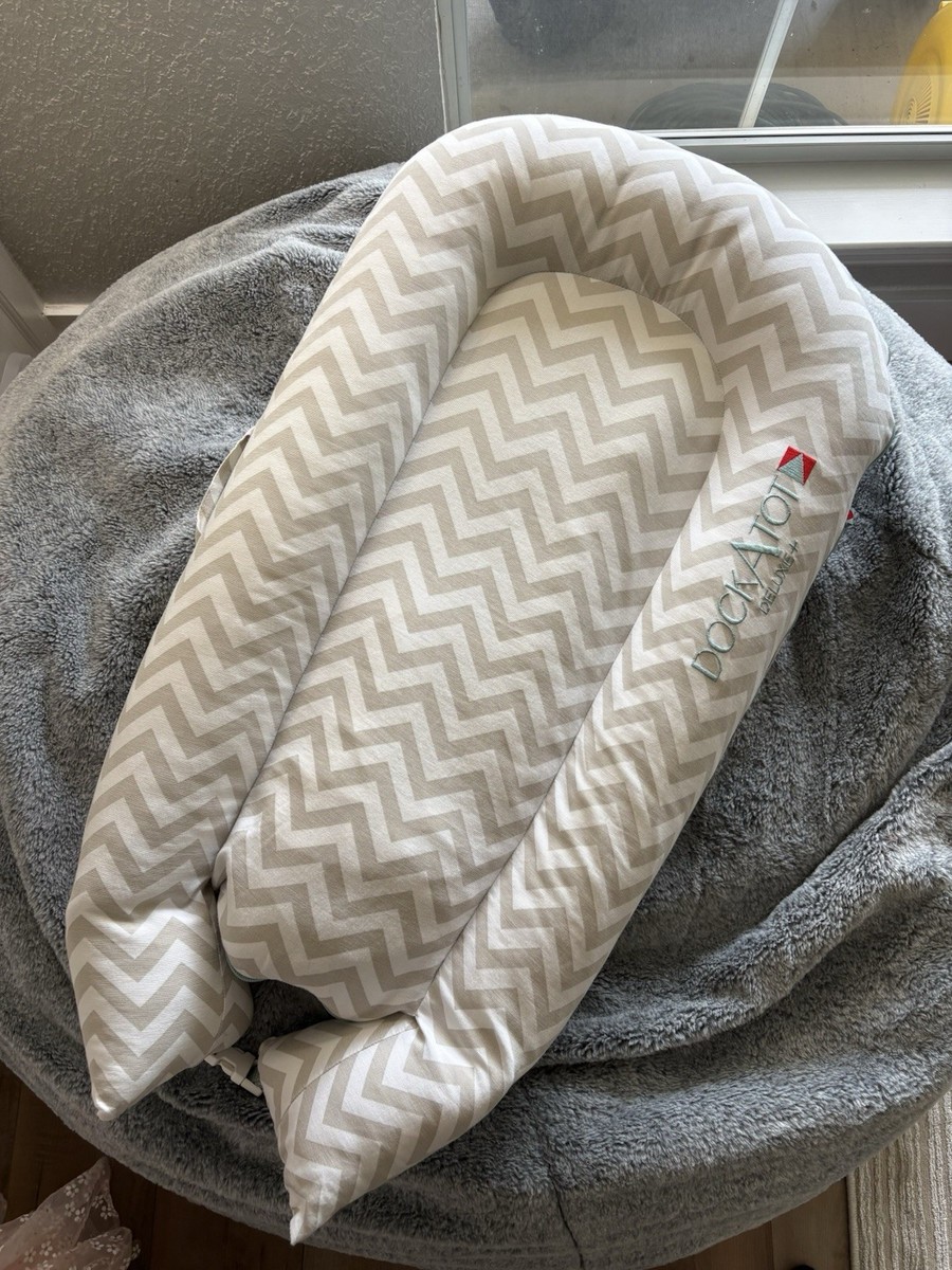 DockATot Deluxe+ Dock White Baby Lounger 0-8 Months | eBay DockATot Deluxe+ Dock White Baby Lounger 0-8 Months | eBay