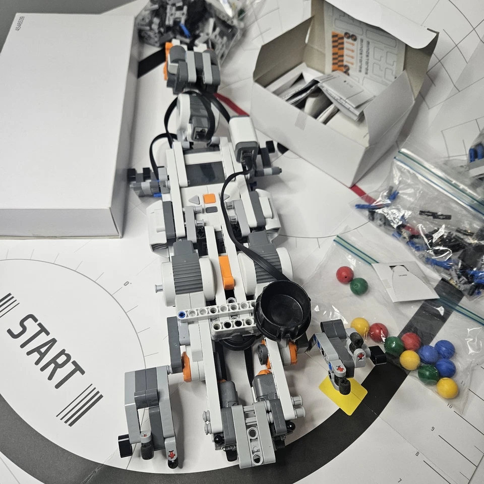 Lego Mindstorms NXT 2.0 Set 8547, Incomplete Set, Missing Parts, Good Condition - Image 3 of 4