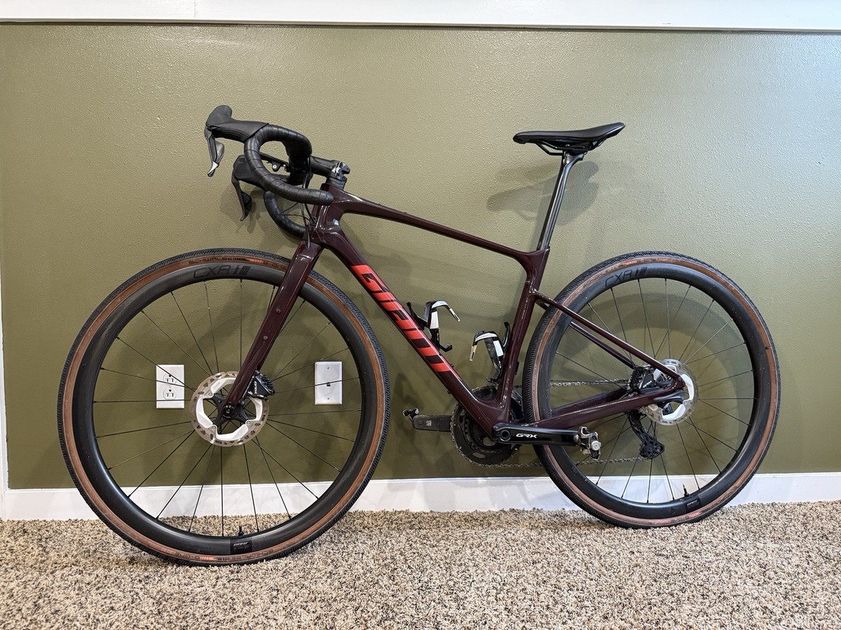 2022 Giant Revolt Advanced Pro Size Small