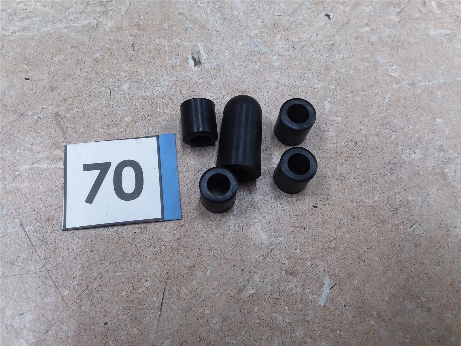Kawasaki KZ550 LTD SPECTRE 1983 1984 Carb Plug Grommets #70 UO AP-391