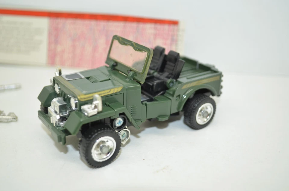 Transformers G1 Original Hound Vintage Nice Cond. Tech Spec & Some Accessories - Image 2 of 4