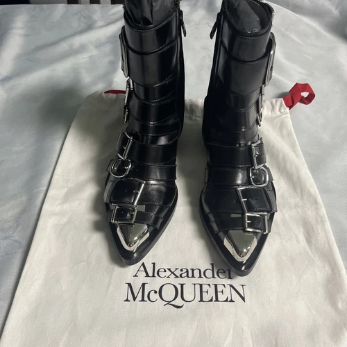 Scarpe stivali donna Alexander McQueen in pelle nera con fibbia a punta $1990 taglia 39