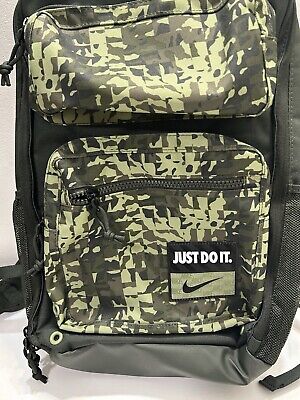 NIKE Utility Speed Printed Training Backpack 27L DQ5168-355 Sequoia Green Camo.. NIKE Utility Speed Printed Training Backpack 27L DQ5168-355 Sequoia Green Camo..