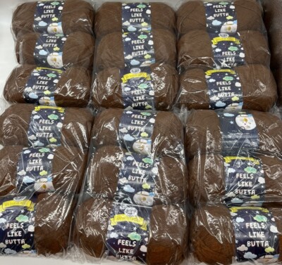 Lion Brand Feels Like Butta Yarn ''Brown'' 18 Skeins #1082