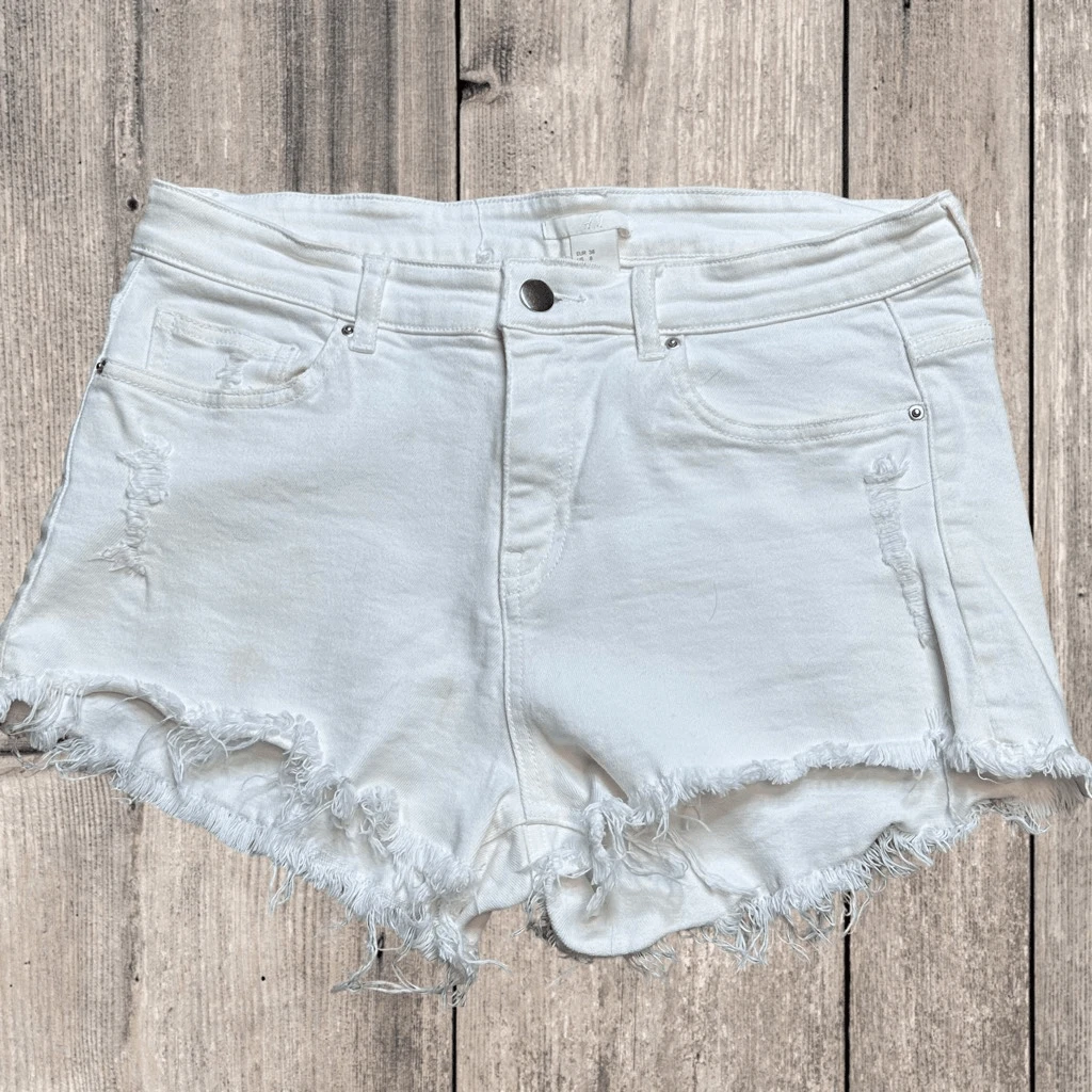 H M Women s White Mid Rise Distressed Frayed Hem Stretch Denim Shorts Sz 8 NWOT
