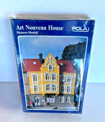 Vintage Art Nouveau House Meister-Modell by Pola