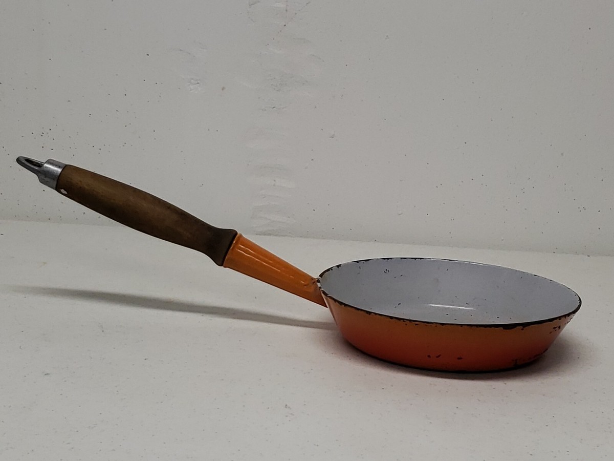 Vintage LE CREUSET #20 Orange Cast Iron Enamel Wood Handle Vintage LE CREUSET #20 Orange Cast Iron Enamel Wood Handle
