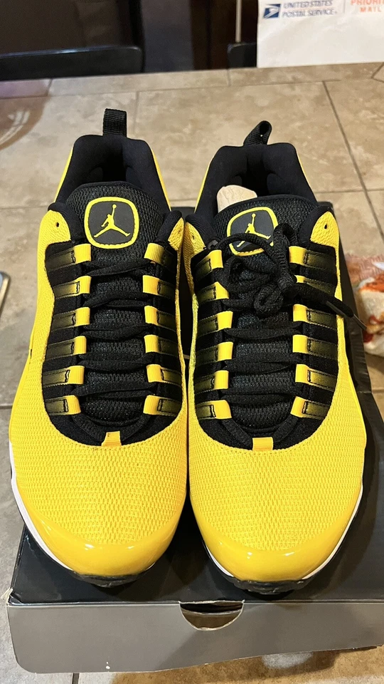 Jordan cmft Air Max 10 - Hombre Talla 10 Tour Amarillo/Amarillo-Negro - Blanco Foto 2 de 4