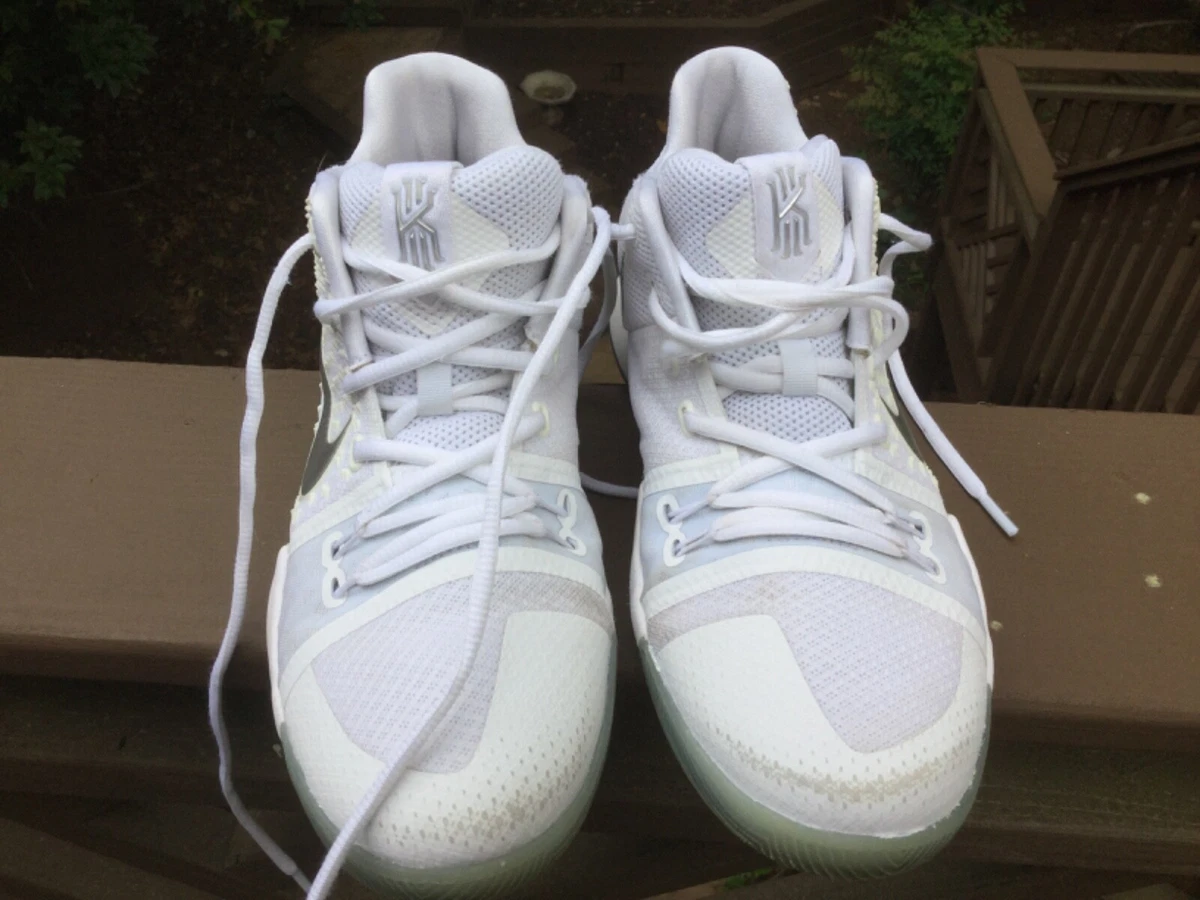 Nike Kyrie 3 GS White Chrome Basketball Shoes Sneakers Size 7Y 859466 103