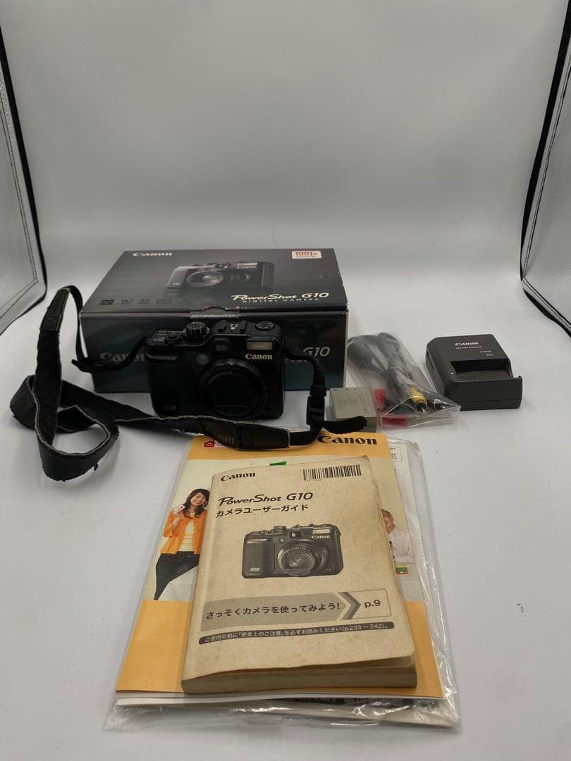Canon PowerShot G10 本体と付属品 Canon PowerShot G10 Digital Camera 14.7 Megapixels Compact Camera
