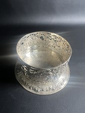 800 Silber Flaschenhalter Puttenrelief getrieben durchbrochen Handarbeit um 1900