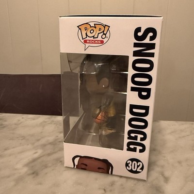 Funko Pop Snoop Dogg #302 Lakers LE 5000 W/ Hard Protector Funko Pop Snoop Dogg #302 Lakers LE 5000 W/ Hard Protector
