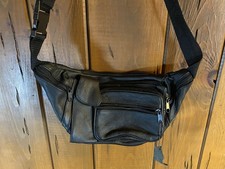 Vintage 90s Black Pebbled High Quality Leather Multi-Pocket Fanny Pack