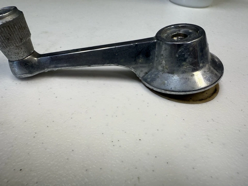 Manivela ventana trasera lateral pasajero Ford Galaxy 500 1967 original fabricante de equipos originales Foto 4 de 4