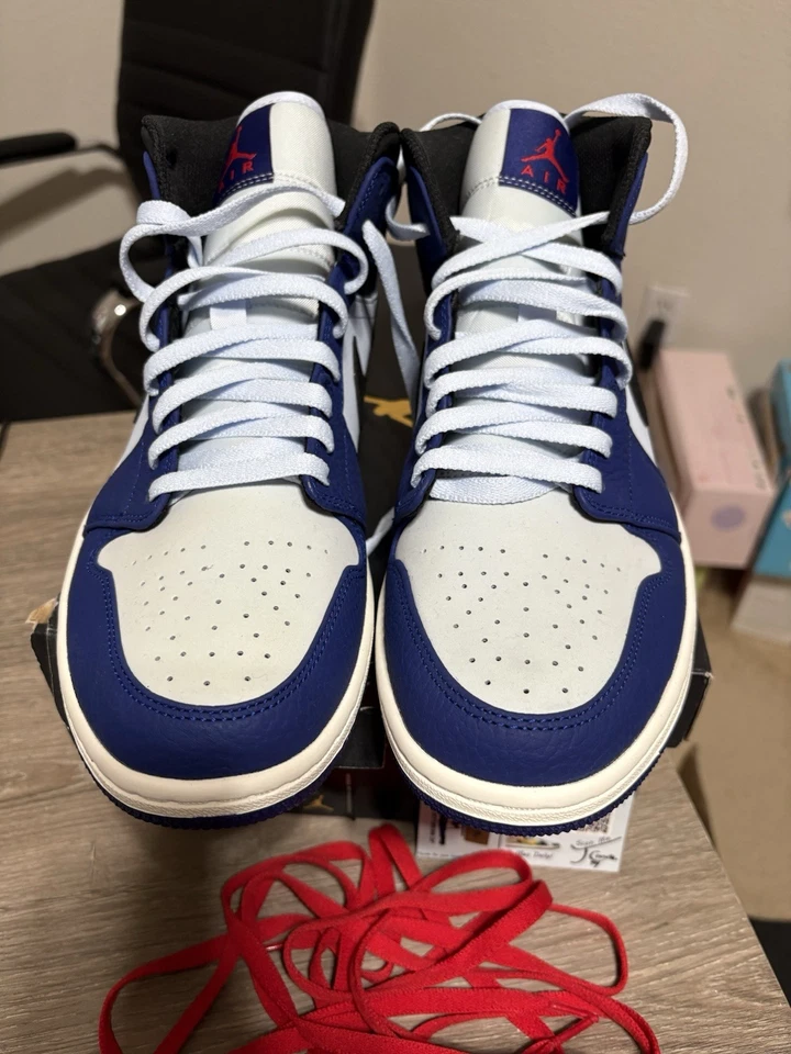 Talla 10.5 - Nike Air Jordan 1 Retro Mid SE Azul Real Profundo Para Hombre Foto 4 de 4