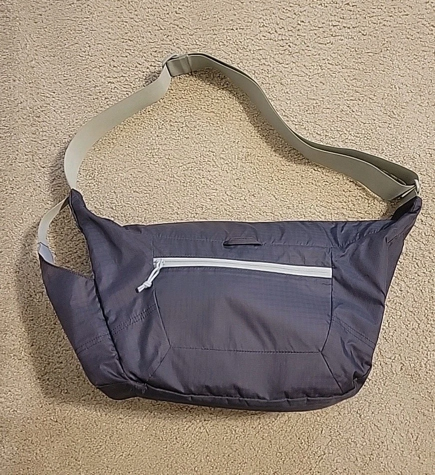 Lowepro LP36573-0WW Foto Deporte Hombro 18L | Púrpura/Gris Foto 2 de 4