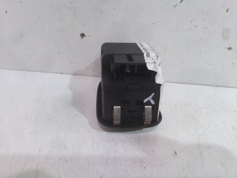 Photo 2/8