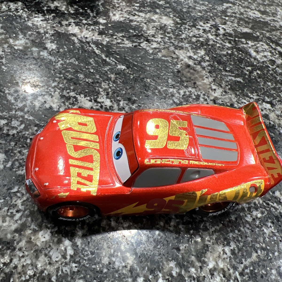 Disney Pixar Cars Lightning McQueen 1:43 Scale Rust Eze 95