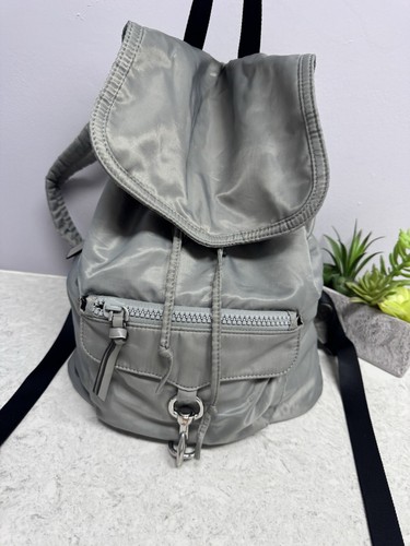 Mochila de nailon Rebecca Minkoff masilla plateada bolsillos medianos con cremallera Nordstrom - Imagen 5 de 24