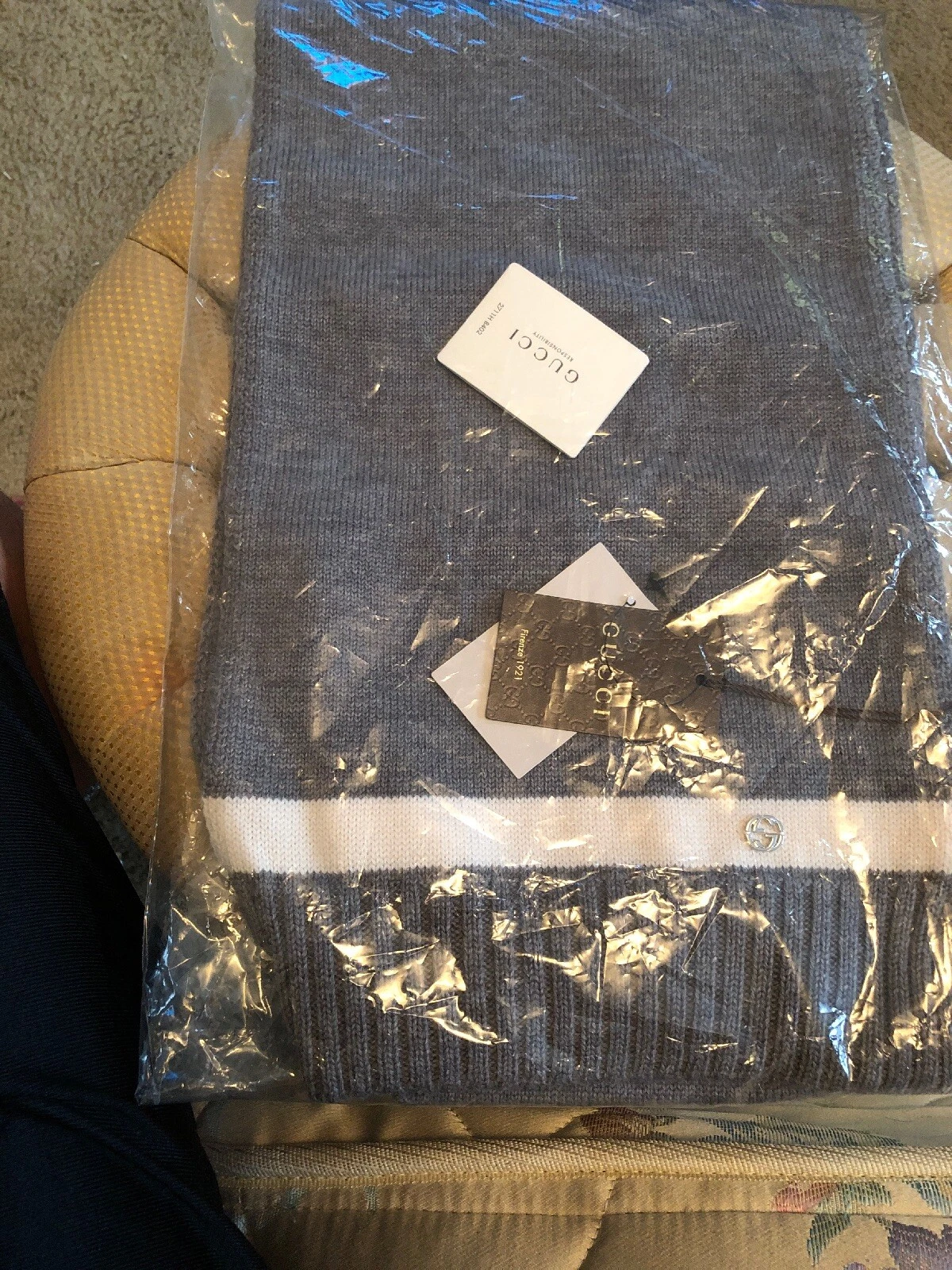 NEUF/AUTHENTIQUE GUCCI 544630 unisexe 100 % laine GG Guccissima écharpe graphite/ivoire