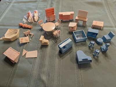 Lot Vintage Superior Dollhouse Furniture 22 piece Bed, Bath, Living Room