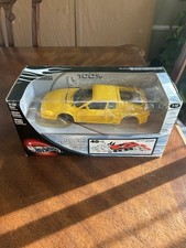 Hot Wheels 1:18 Yellow Die-Cast Metal Ferrari Testarossa assembly kit-new in box