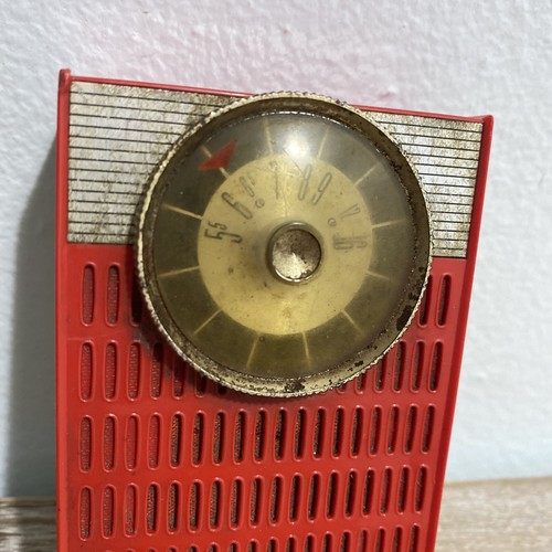 Zenith Royal 50 WORKING Red / white shirt pocket. Transistor radio - Picture 2 of 10