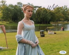 Phoebe Dynevor Bridgerton Autographed Signed 8x10 Photo ACOA