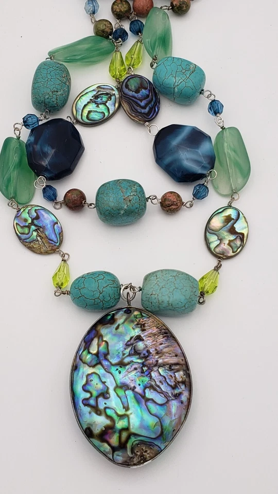Collar concha de abulón con piedras multicolores y cuentas 23 pulgadas Foto 2 de 4