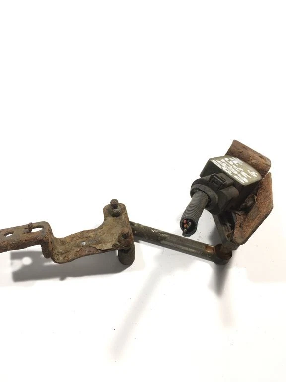 Nissan Pathfinder R51 2008 Rear rear air suspension level height sensor 42121000 - Image 4 of 4