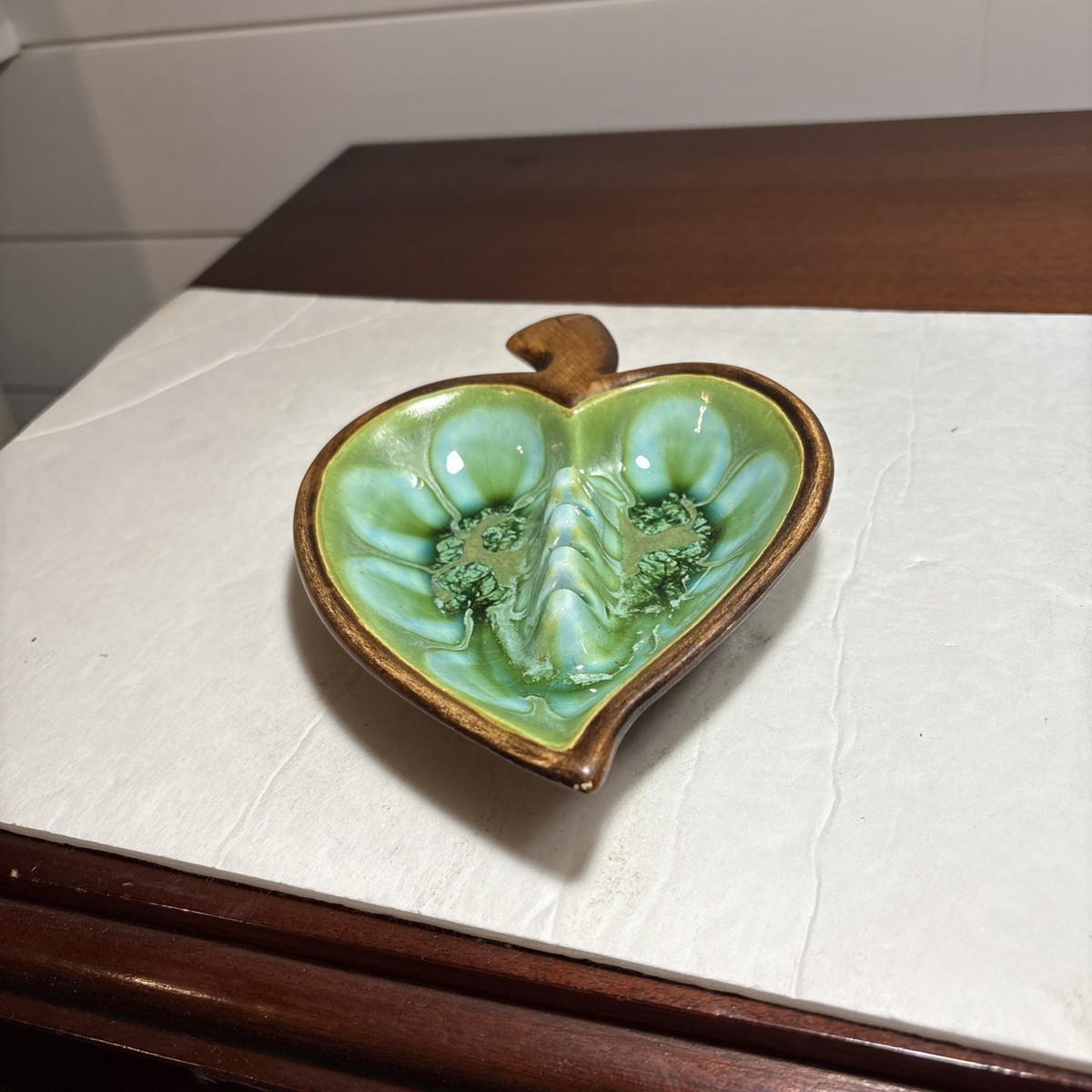 Vintage Treasure Craft Hawaii Ashtray Green Leaf Shaped 1963