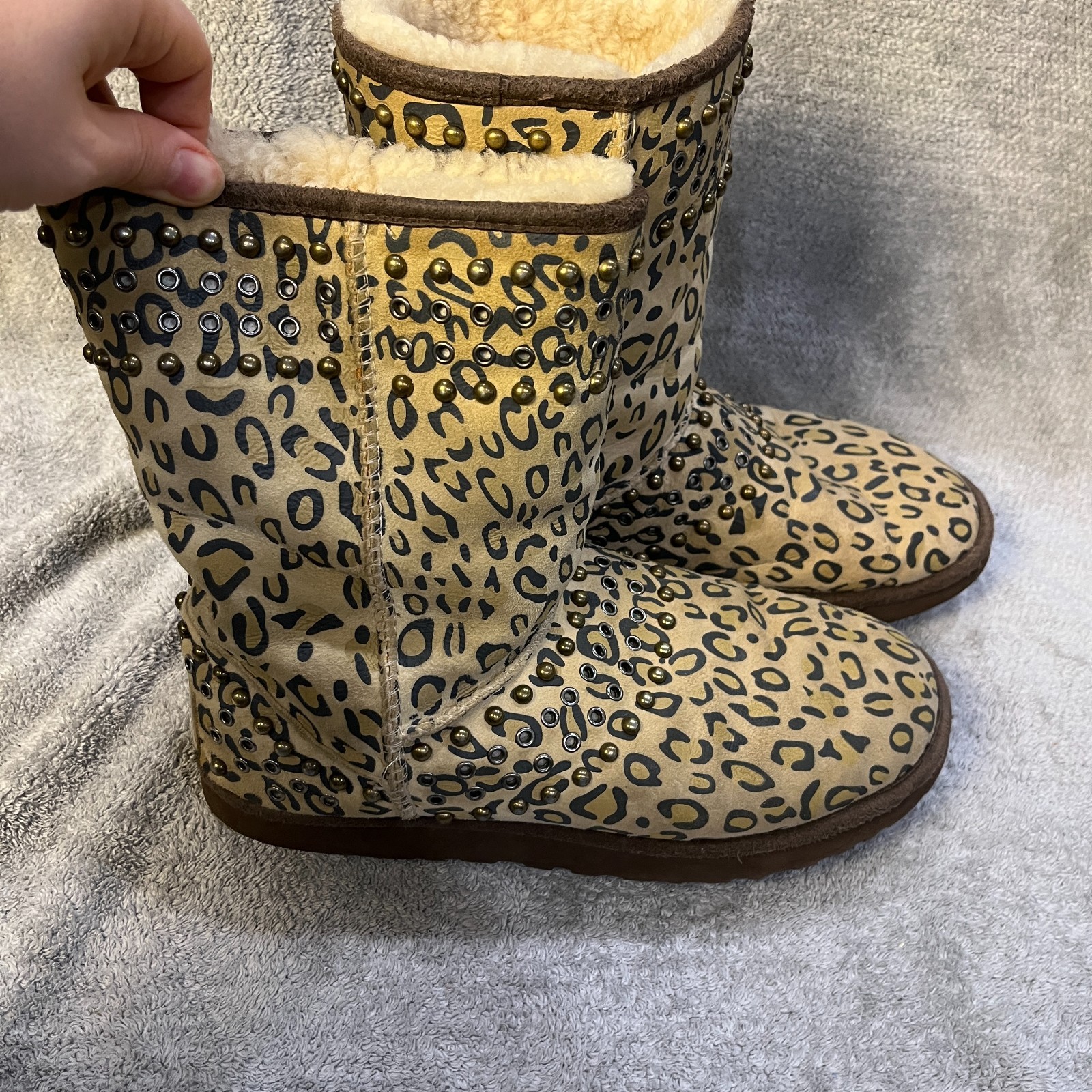 UGG & JIMMY CHOO RARE LEOPARD CHEETA BOOTS AUTHENTIC WOMENS SIZE 10 image 6