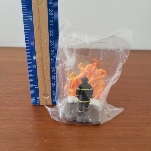 Figura coleccionable de Universal Studio Japón Backdraft Bombero Portatarjetas NIOB - Imagen 7 de 7