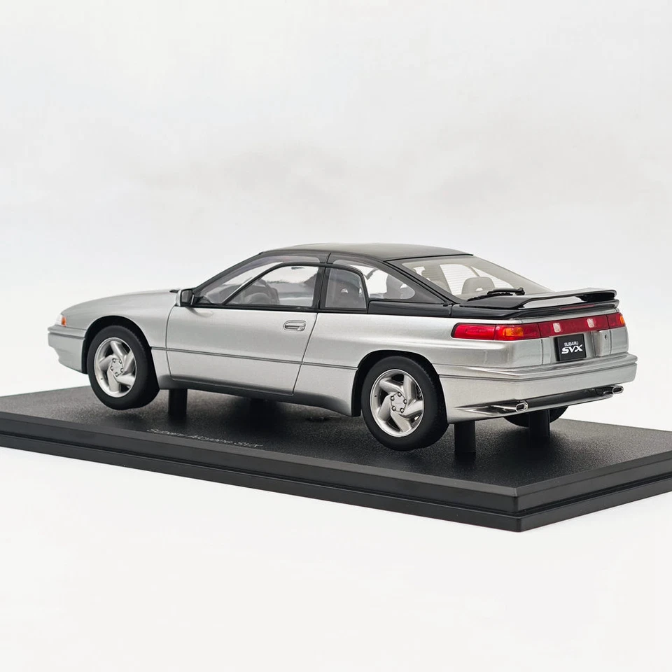 Coche modelo de resina Subaru Alcyone SVX plateado ADN000236 1/18 ADN coleccionables Foto 3 de 4