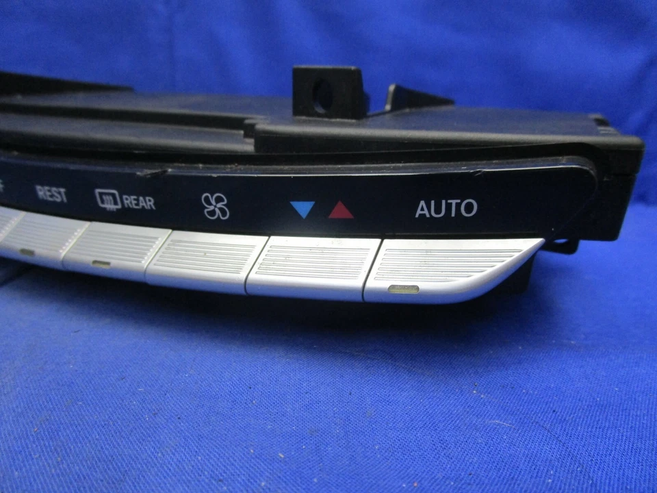 Interruptor de control térmico PN 221 870 86 58 Mercedes Benz S 550 2007 Foto 3 de 4