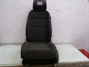 Sitz VW Golf 5 V Fahrersitz vorne links 5-Türer Sitzheizung Stoff "490A02"