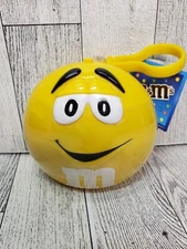 YELLOW FACE M&M's CLIP ALONG Candy Dispenser Galerie 2004 Sealed w/Candy & Tags