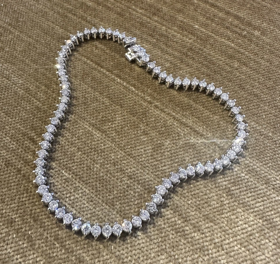 Brazalete de tenis de diamantes redondos naturales de 3,00 cttw en platino - HM2439SE