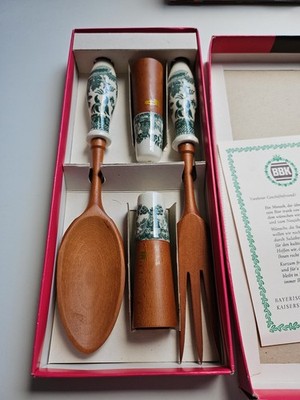 Hostess Server Set mit Salz- und Pfefferstreuer und Salatbesteck