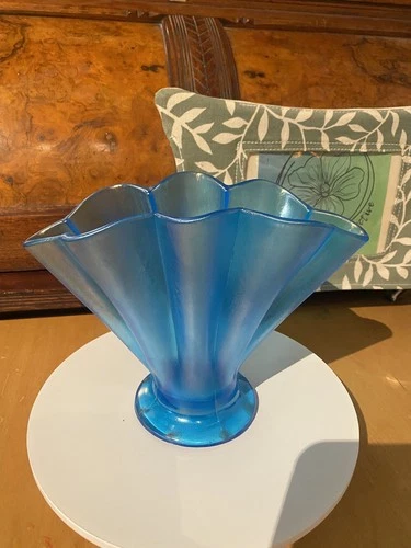 Vintage Fenton Celeste Blue Iridescent Stretch Glass Fan Vase